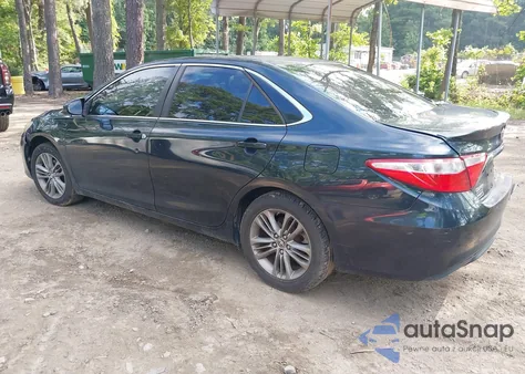 2015 Toyota Camry Se z USA, uszkodzony, nr VIN 4T1BF1FK1FU477300